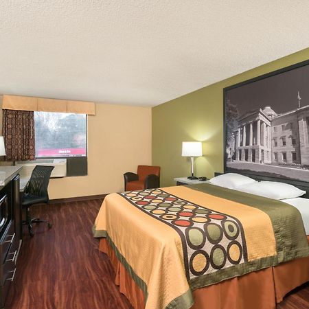 Super 8 By Wyndham Raleigh North East Hotel Exterior photo