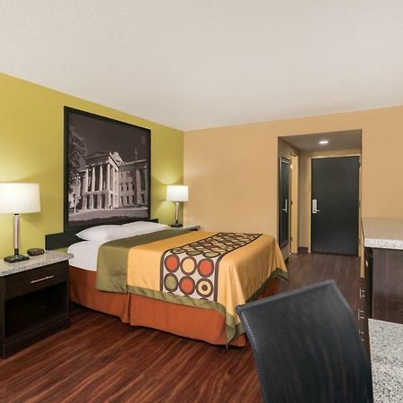 Super 8 By Wyndham Raleigh North East Hotel Exterior photo