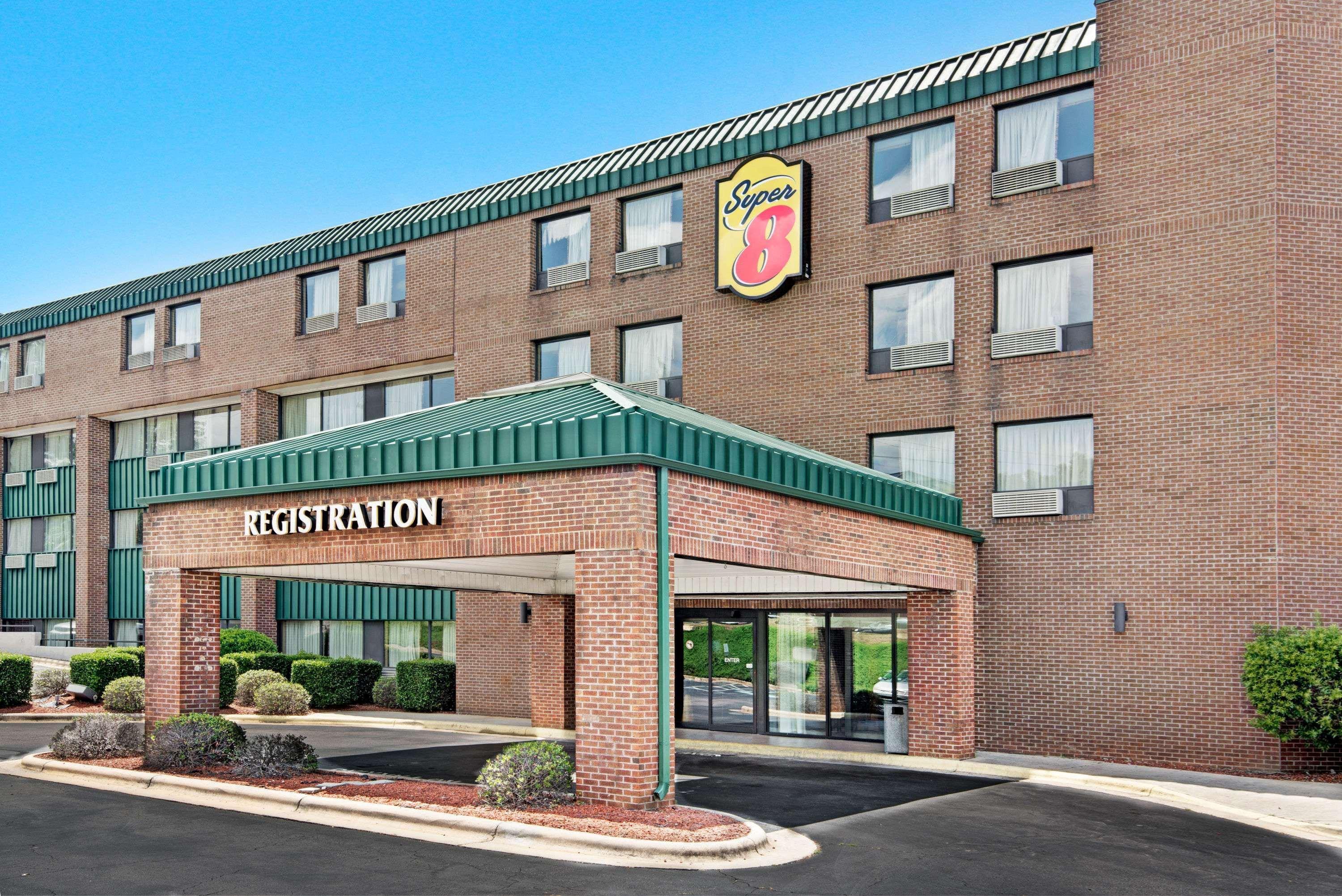 Super 8 By Wyndham Raleigh North East Hotel Exterior photo
