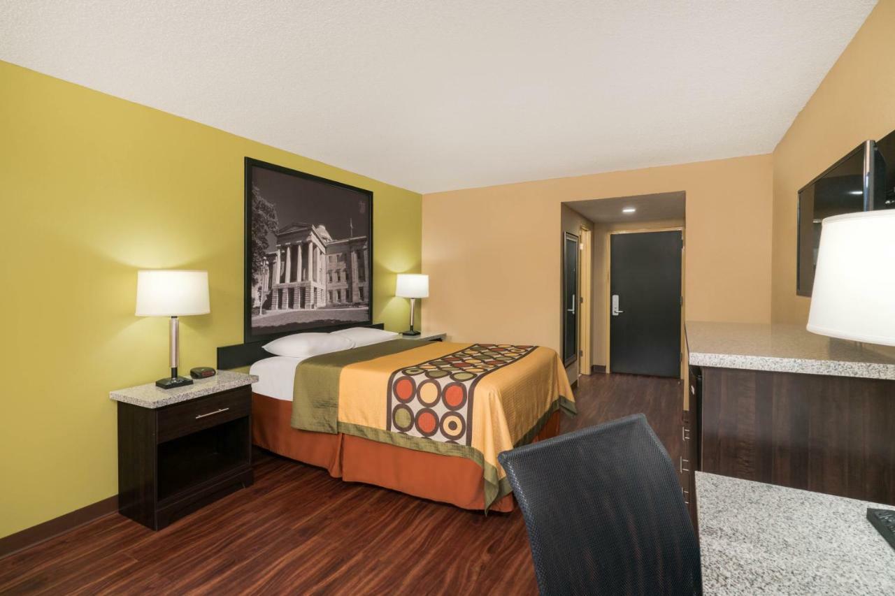 Super 8 By Wyndham Raleigh North East Hotel Exterior photo